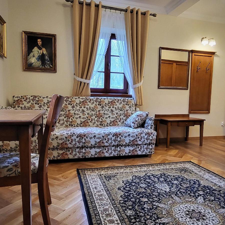 Hotel Sarmata Zespol Dworski サンドミエシュ エクステリア 写真