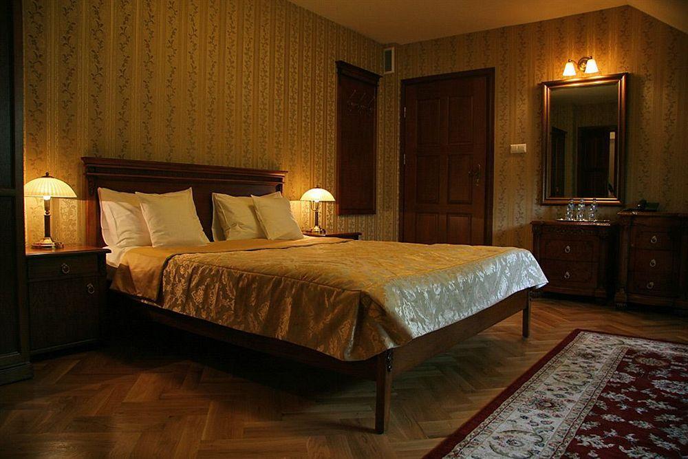 Hotel Sarmata Zespol Dworski サンドミエシュ エクステリア 写真