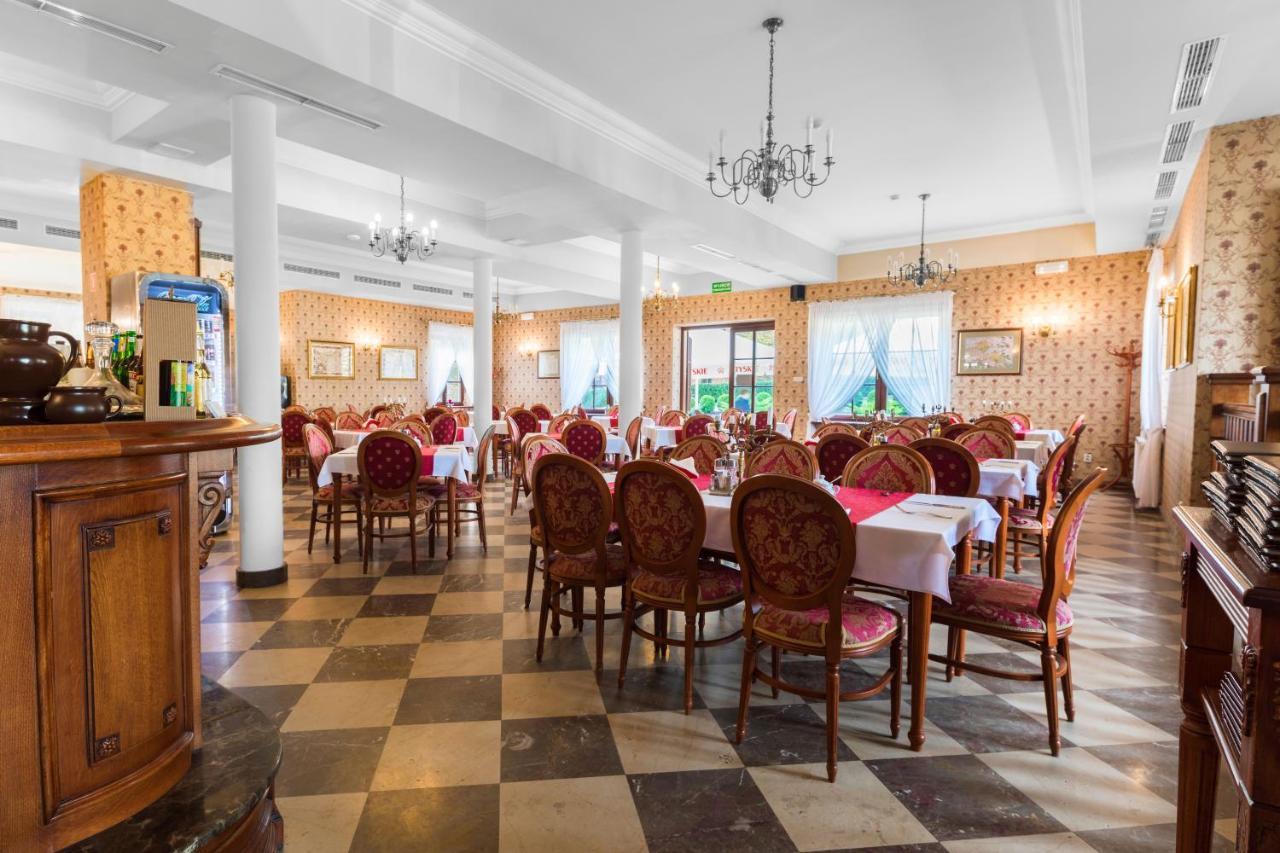 Hotel Sarmata Zespol Dworski サンドミエシュ エクステリア 写真